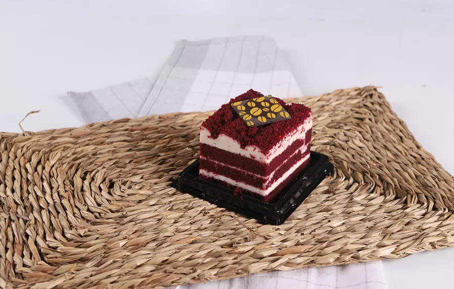 Red-Velvet-Cake-1.webp